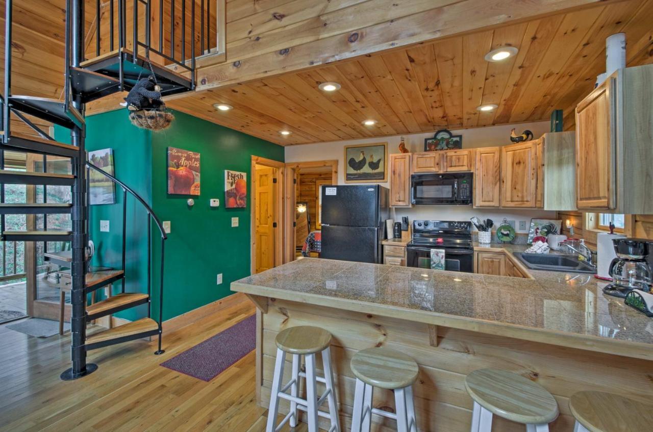 Bryson City Vacation Rental With Hot Tub And Fire Pit! エクステリア 写真