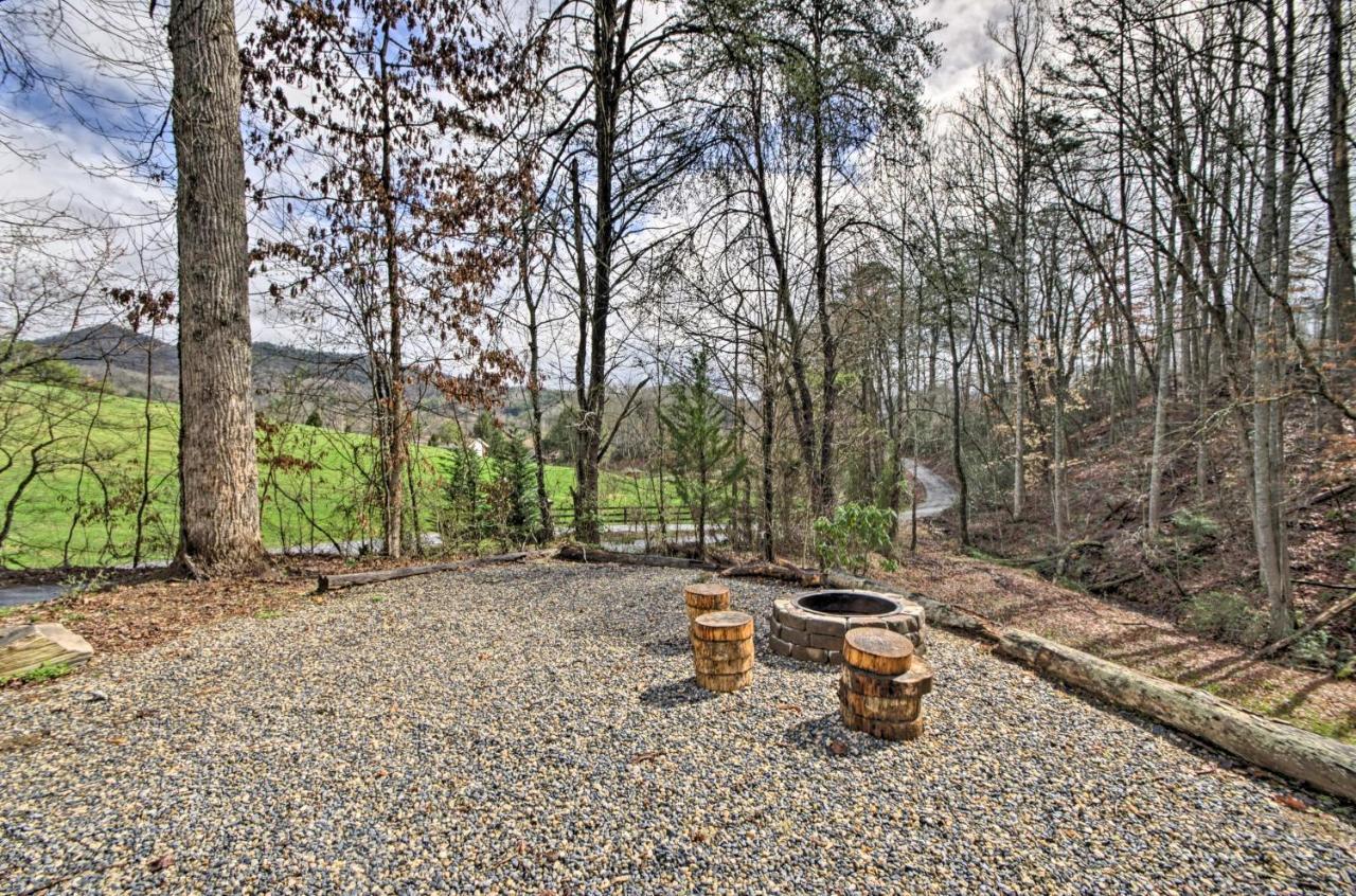 Bryson City Vacation Rental With Hot Tub And Fire Pit! エクステリア 写真